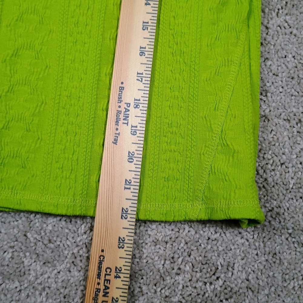 Onque Casual Short Sleeve Ribbed Knit Shirt V-Neck & Side Hem Buttons Green - Picture 6 of 8